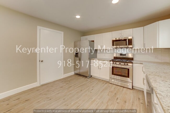 Building Photo - Recently Renovated 3 Bed 2 Bath in Collinsville!