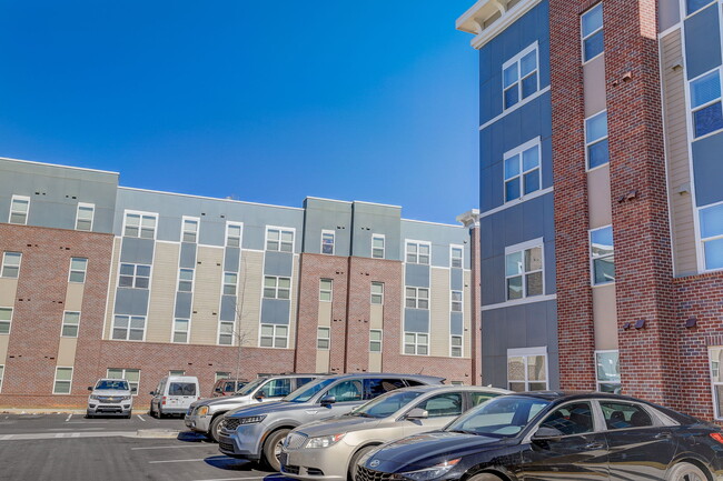 Building Photo - Reserve at Hollywood