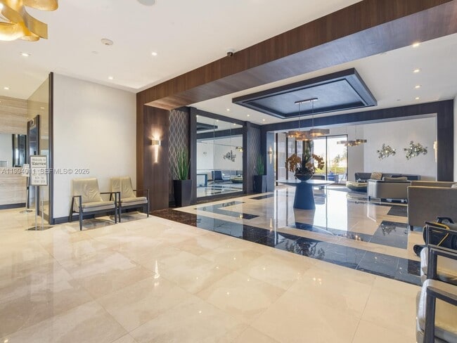 Building Photo - 20505 E Country Club Dr