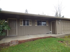 Building Photo - Rent Special!! 1/2 Off March Rent!