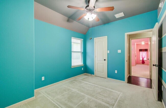 Building Photo - 4203 Scenic Valley Ln