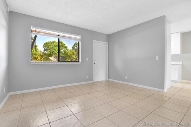 Building Photo - 400 Nottingham Cir