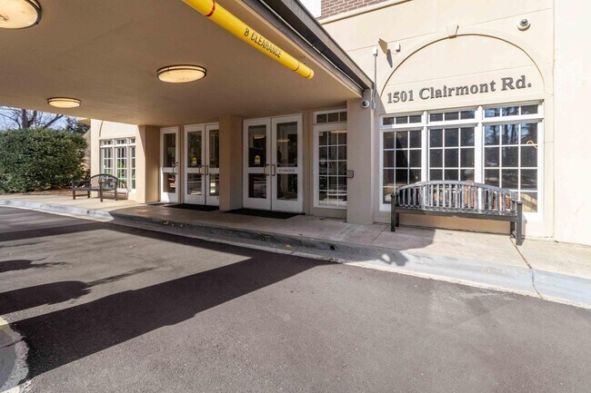 Building Photo - 1501 Clairmont Rd
