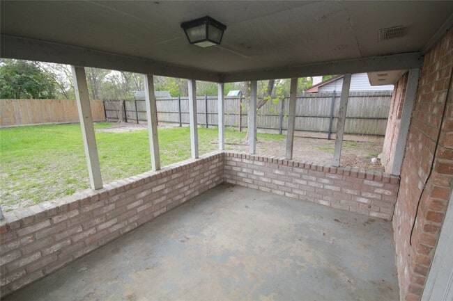 Building Photo - 7623 Alperton Dr