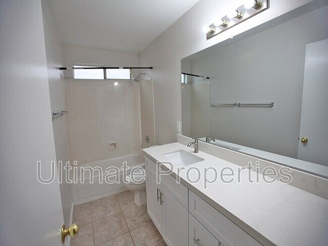 Building Photo - 12107 N 79th Dr