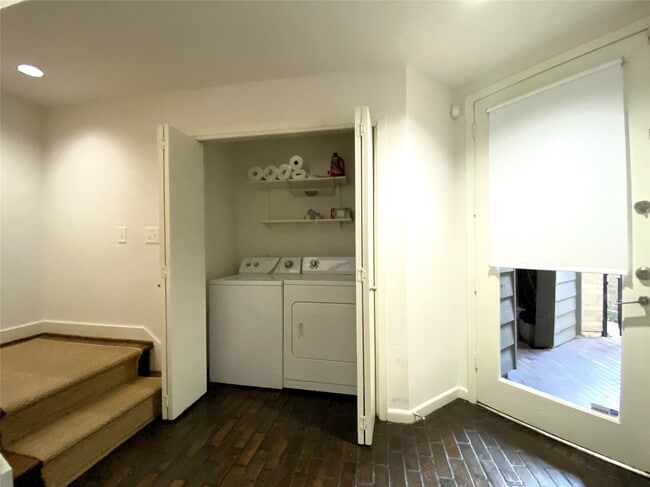 Building Photo - 5003 Yoakum Blvd