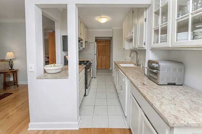 Building Photo - 53 Lawson Ln