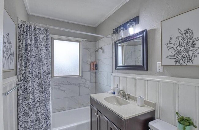 Building Photo - 4508 NW 34th St