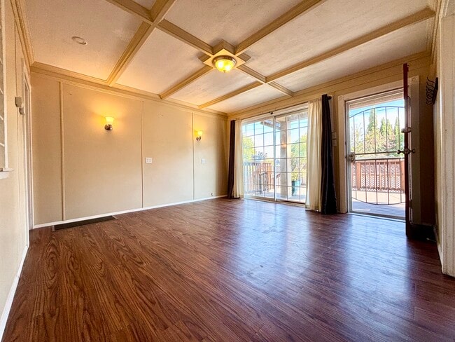 Building Photo - 226 Nigh St