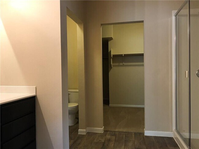 Building Photo - 3201 Ortman Dr