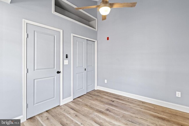 Building Photo - 418 S 15th St
