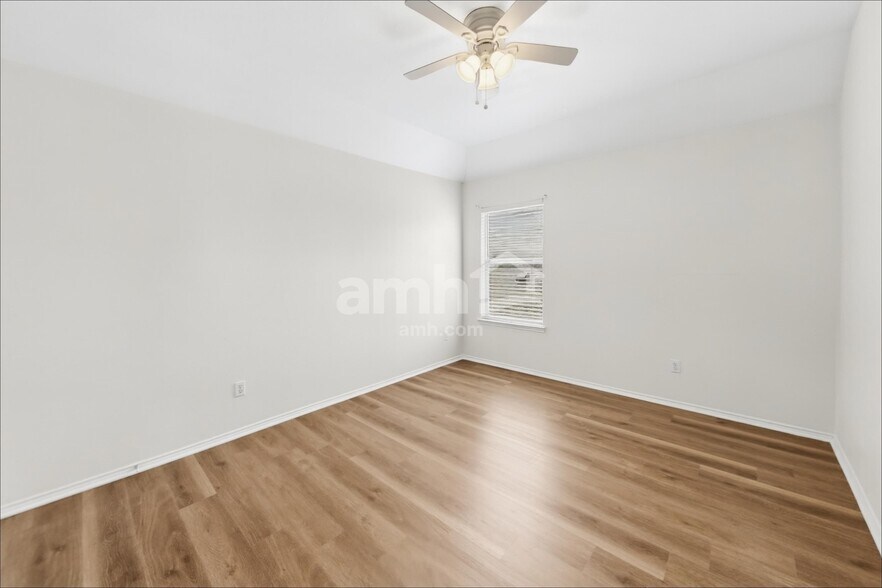 Building Photo - 2112 Lake Fork Ln