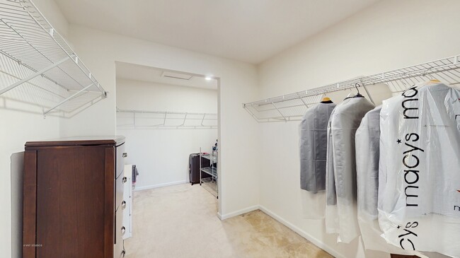 Building Photo - 527 Watercress Dr