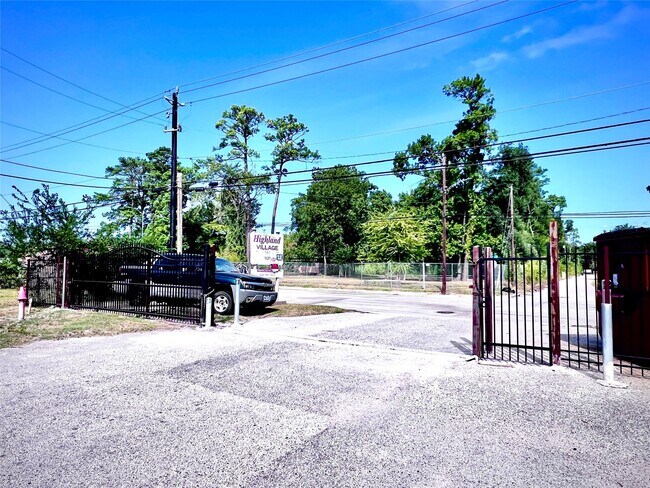 Building Photo - 1825 W Little York Rd