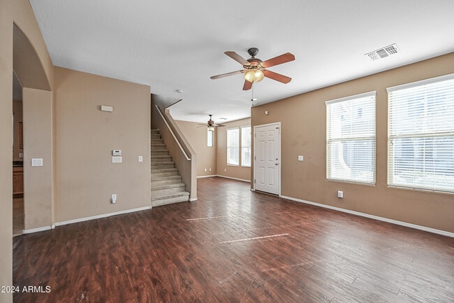 Building Photo - 1909 E Oxford Ln