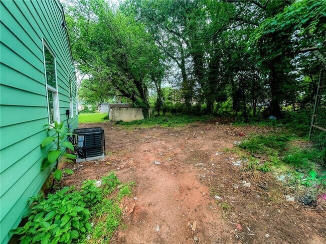Building Photo - 1260 Gus Thornhill Jr Dr