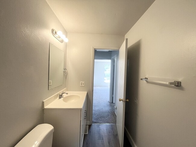 Building Photo - 1265 Crandall Ave S