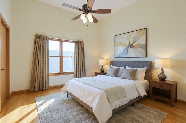 Building Photo - 210 Pavonia Ave