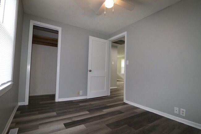 Building Photo - 1324 N 5th St