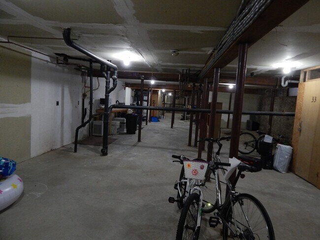 Building Photo - 340 Sunderland Rd