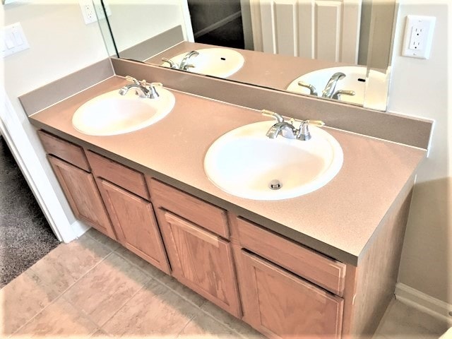 Building Photo - 636 Longcrest Ln