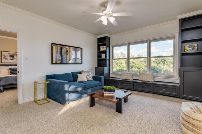 Building Photo - 813 Moonlight Bay Dr