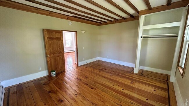 Building Photo - 3560 Kingstown Rd