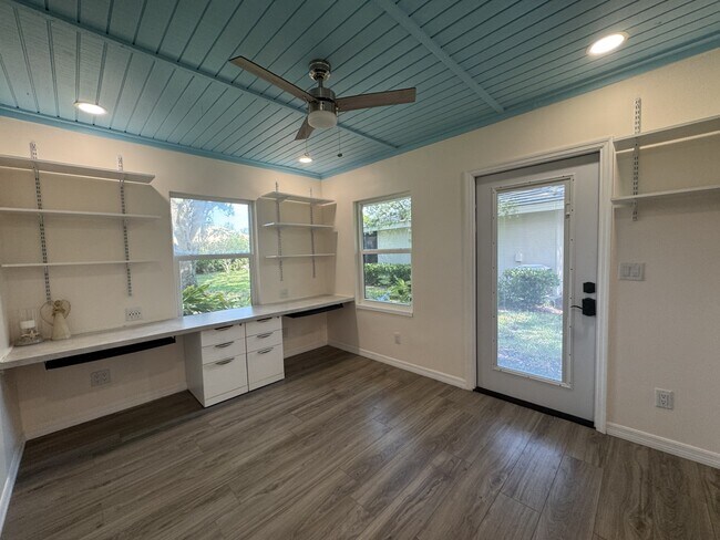 Building Photo - 263 Southampton Dr