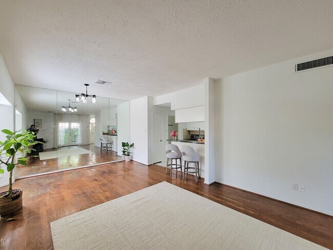 Building Photo - 2220 Bering Dr