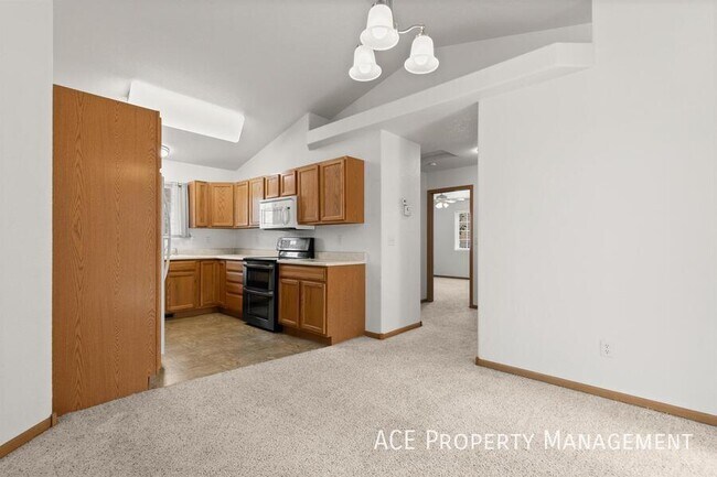 Building Photo - 713 Earleen St