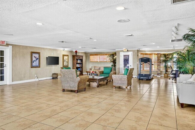 Building Photo - 13824 Orange Sunset Dr