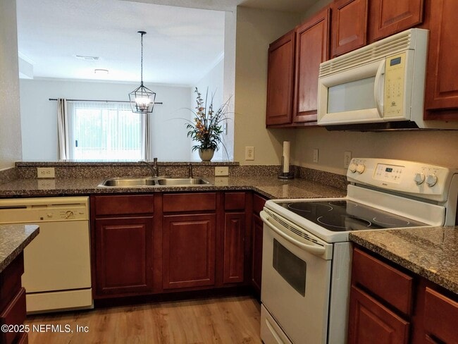 Building Photo - 10200 Belle Rive Blvd