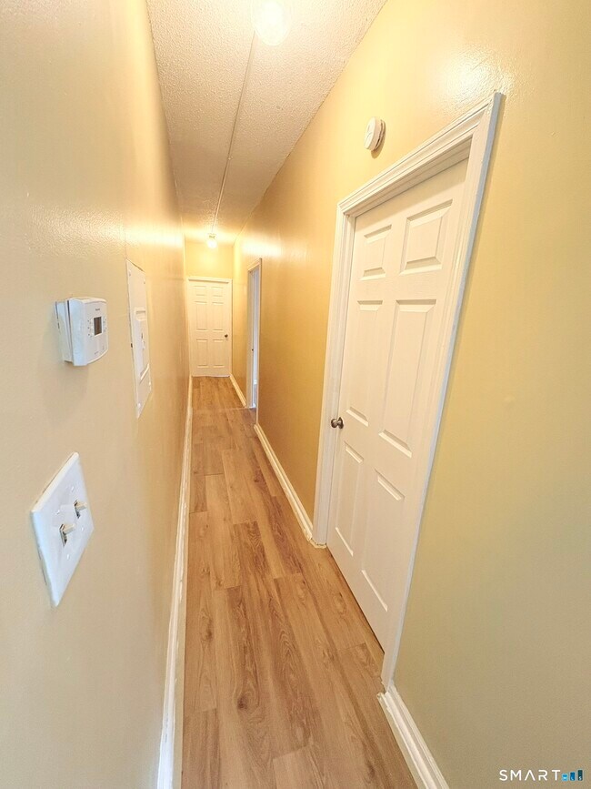 Building Photo - 202 Bellevue St