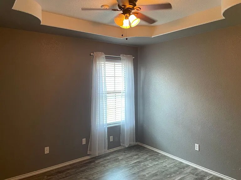 Building Photo - 2937 Santa Sofia St