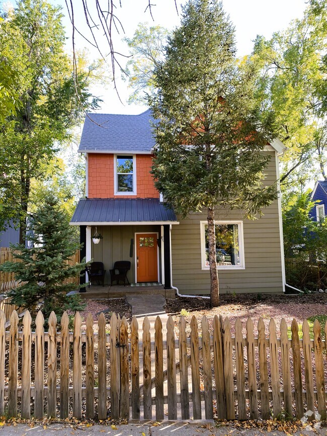Building Photo - 543 E Platte Ave