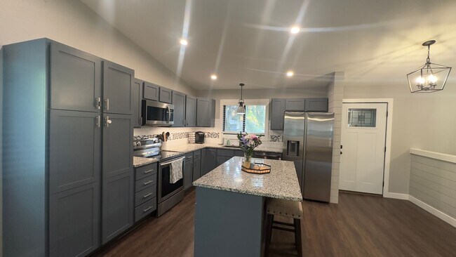 Building Photo - Great House in Parkwood