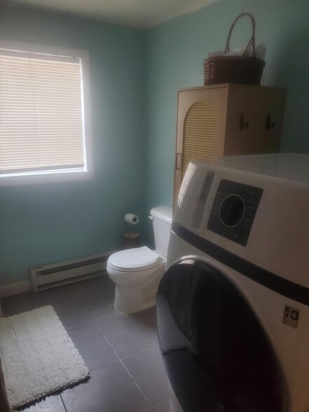 bathroom - 160 Twin Oaks Farm Ln