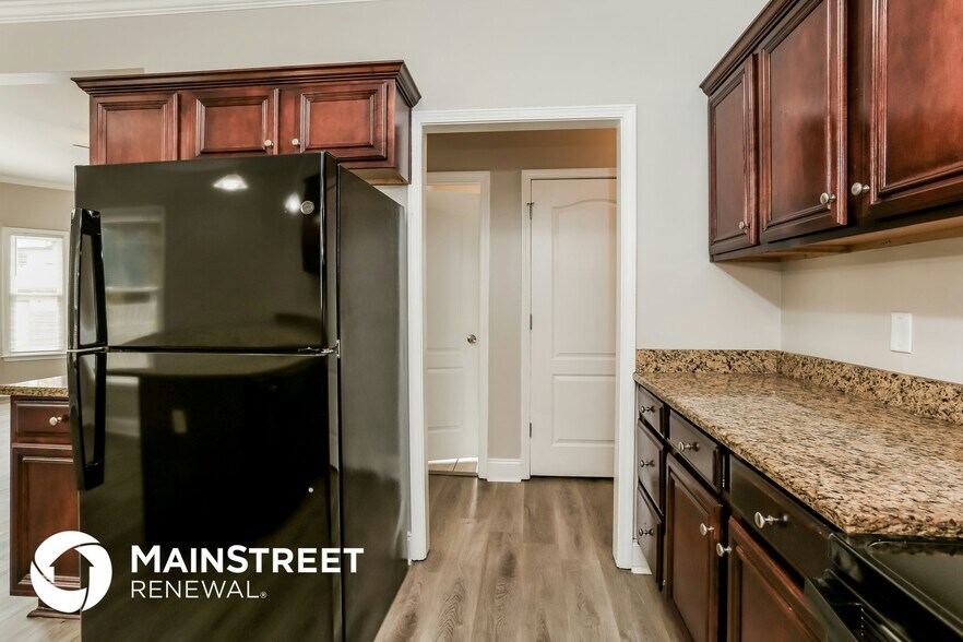 Building Photo - 223 Bass St SW