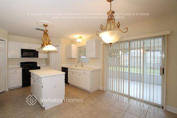 Building Photo - 3223 Scenic Woods Dr