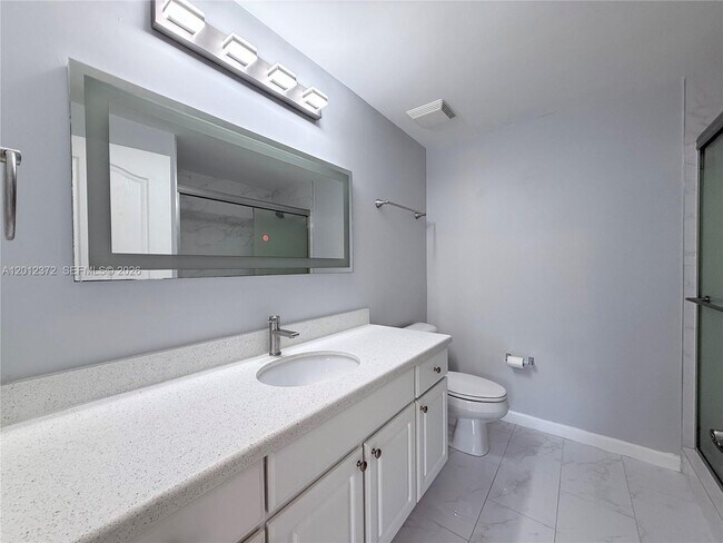 Building Photo - 2042 Alta Meadows Ln