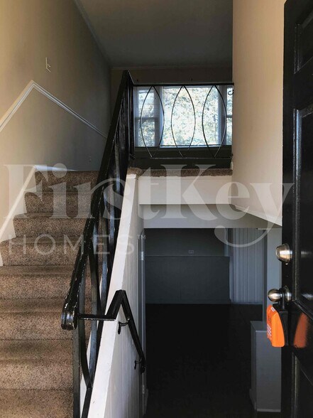 Building Photo - 752 W Hawley St