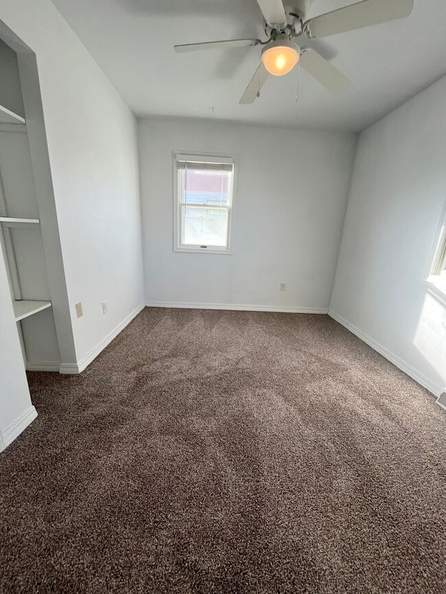 Building Photo - Spacious 2 Bed/2 Bath with Fenced in Yard!