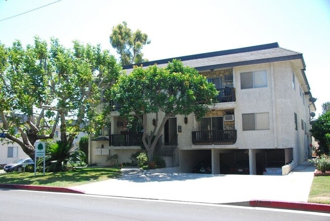 Building Photo - 10960 Rose Avenue,