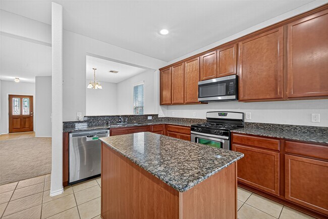 Building Photo - 1403 S Maple Dr
