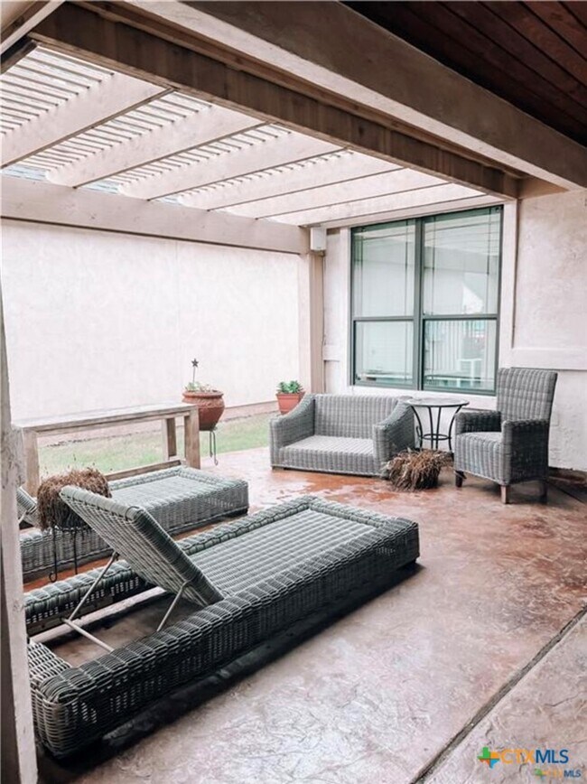 Building Photo - 1223 Gruene Vintage