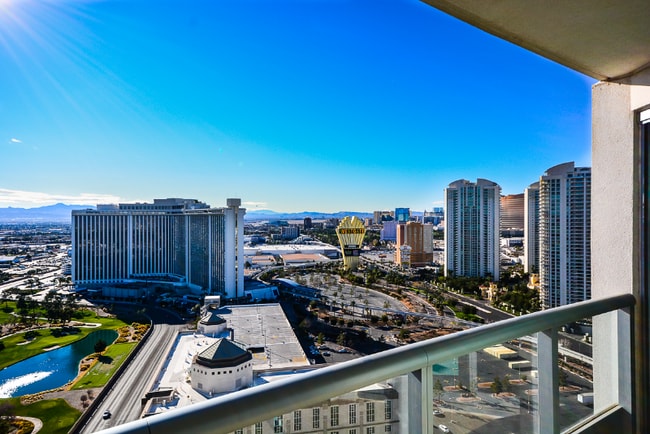 Building Photo - 322 Karen Ave