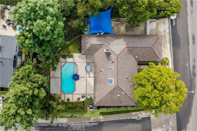 Building Photo - 3150 Dona Maria Dr