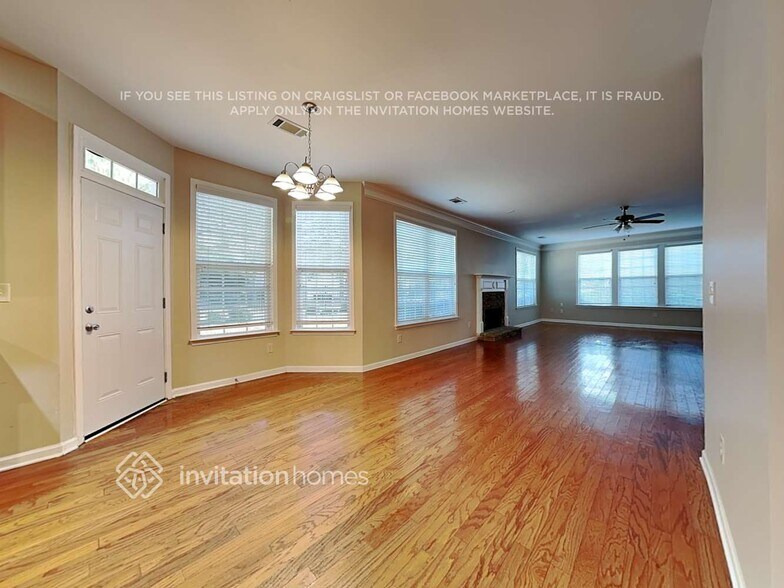 Building Photo - 1662 Sahale Falls Dr