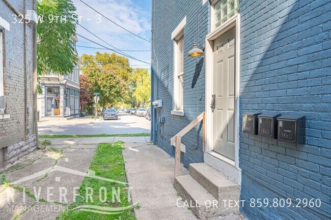 Building Photo - 325 W 9th St