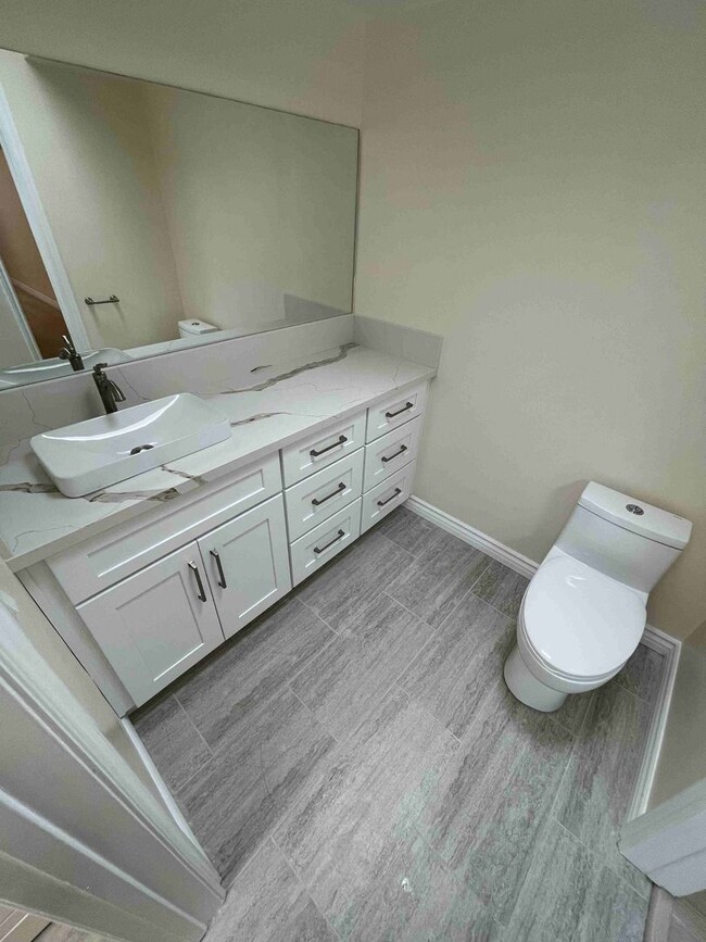 Building Photo - COMPLETELY UPDATED AND REMODELED ENCINO SP...